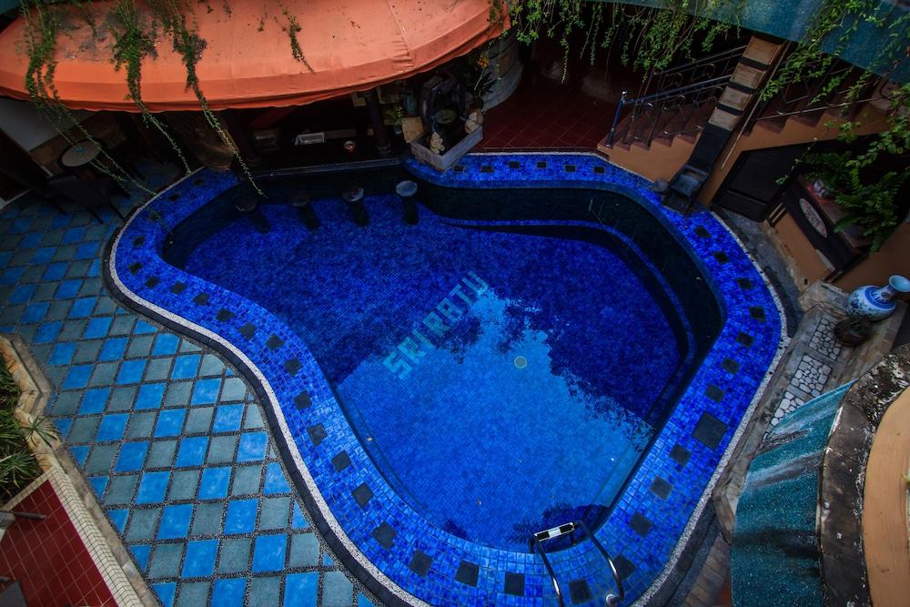 Sri Ratu Hotel Легіан Екстер'єр фото